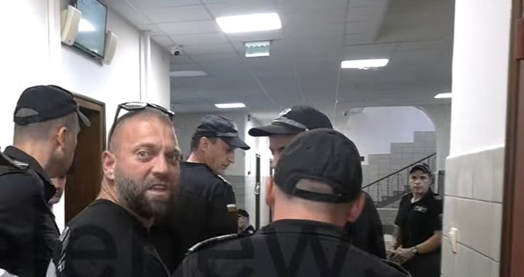 „Ще ви затворя!“: Стоян Колев остава в задържане