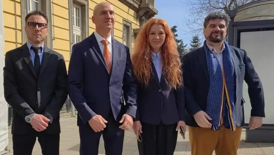 Лидер на ПП се оттегли и избра друга партия.