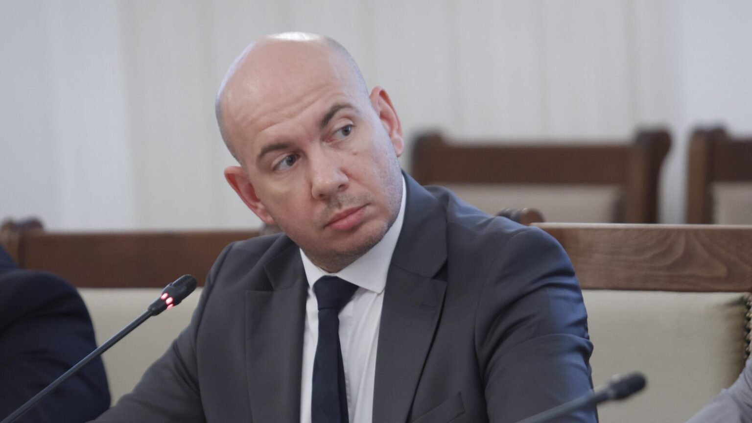 „Възраждане“ настоява Радев да поискат спиране на всички европейски средства за Северна Македония.